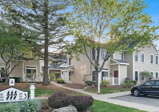 Homes for sale in Braintree, MA | 73 Bradford Commons Ln #73, Braintree, MA 02184 | MLS# 73514251