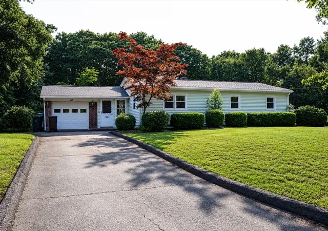 Photo 1 of Sale Pending at 40 Jaeger Dr, Westfield, MA 01085 | MLS# 73563806 | Listing updated on 2026-08-19