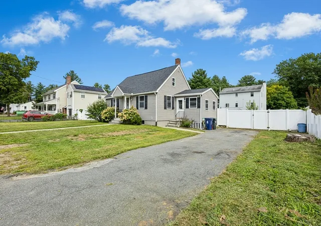 Photo 2 of Single family home for sale at 38 Oakdale Rd, Wilmington, MA 01887 | MLS# 73570292 | Listing updated on 2026-09-16