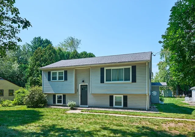 1st image of 26 Oliver St, Easthampton, MA 01027 | MLS# 73564541