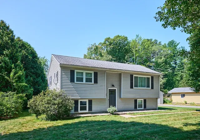2nd image of 26 Oliver St, Easthampton, MA 01027 | MLS# 73564541