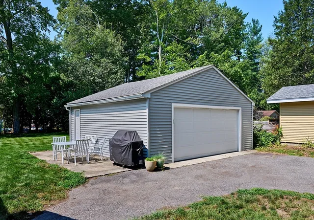 4th image of 26 Oliver St, Easthampton, MA 01027 | MLS# 73564541