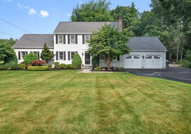 1st image of 82 Bellingham Rd, Blackstone, MA 01504 | MLS# 73553075