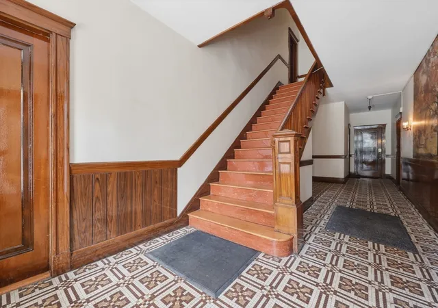 Listing Photo 4 - Condo for sale in building located at 71 Harwood St, Lynn, MA 01902