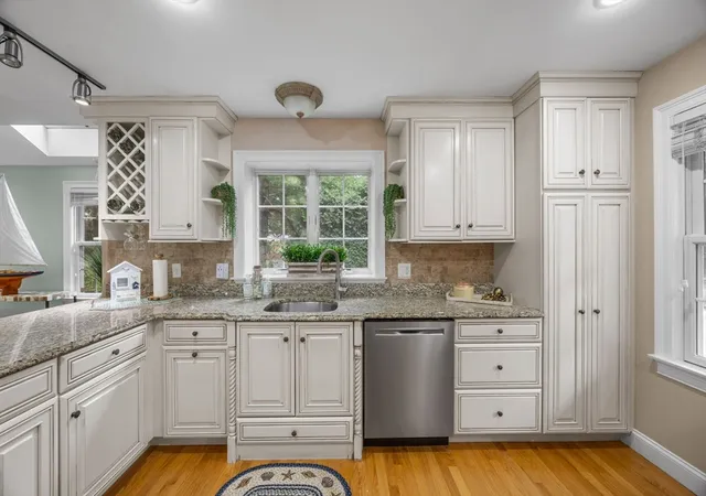 Photo 3 of Single family home for sale at 10 Lawton Ln, Centerville, MA 02632 | MLS# 73565500 | Listing updated on 2026-09-26