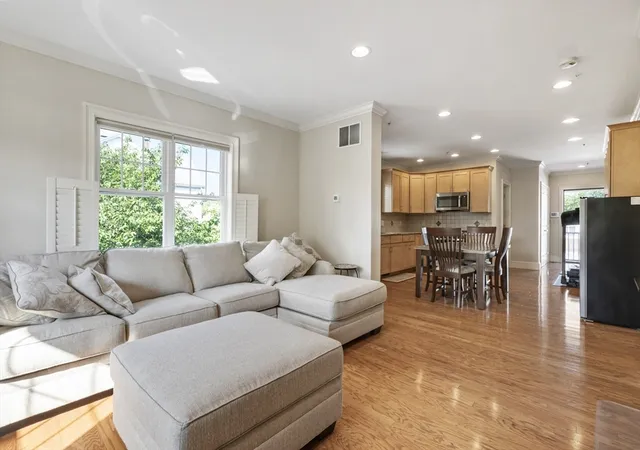 Homes for sale in Cranston, RI | 50 Clemence St #50, Cranston, RI 02920 | MLS# 73538866