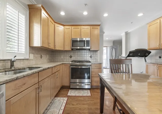 Homes for sale in Cranston, RI | 50 Clemence St #50, Cranston, RI 02920 | MLS# 73538866
