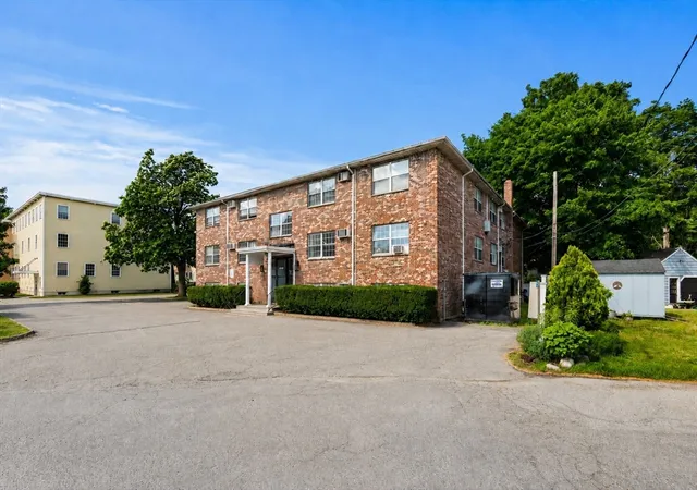 1st image of 32 Bradford St, Concord, MA 01742 | MLS# 73545301