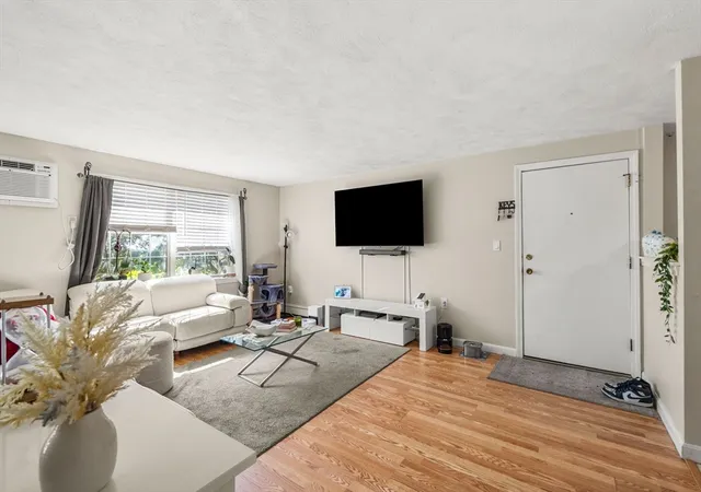 5th image of 32 Bradford St, Concord, MA 01742 | MLS# 73545301