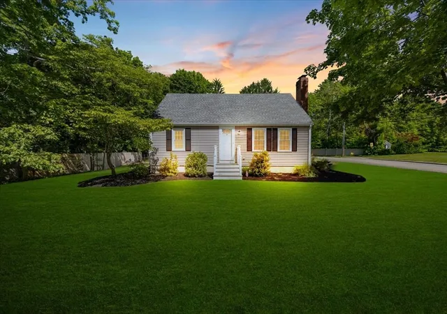 Homes for sale in West Bridgewater, MA | 208 Matfield St, West Bridgewater, MA 02379 | MLS# 73529482