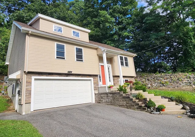 34th image of 29 Buckley Rd, Worcester, MA 01602 | MLS# 73559735