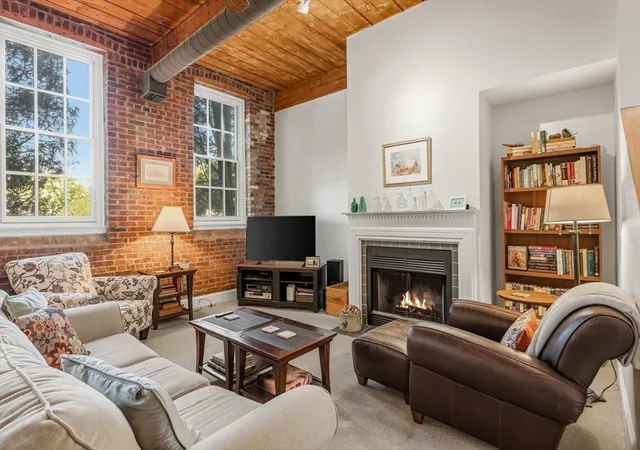 4th image of 48 Kent St, Newburyport, MA 01950