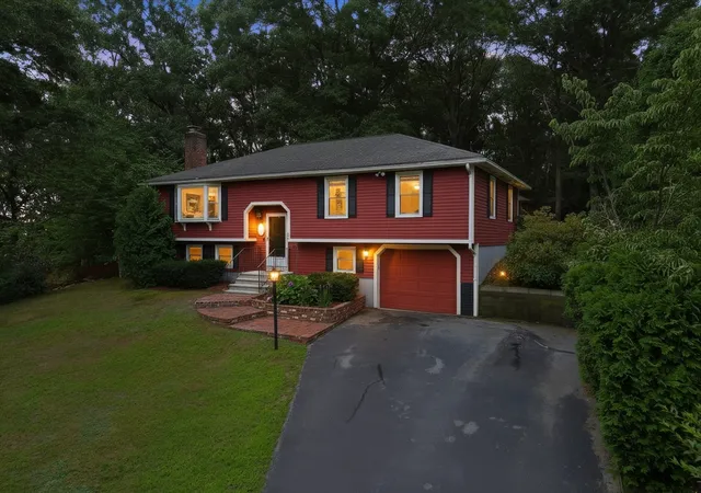 2nd image of 27 Reilly Ave, Blackstone, MA 01504 | MLS# 73562962