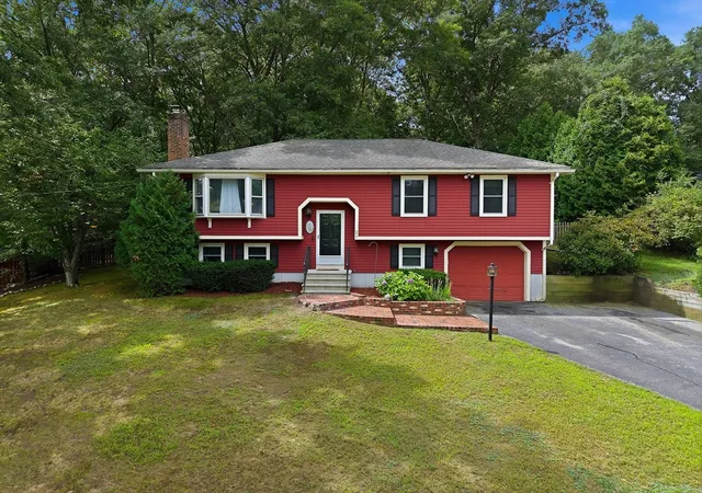 Photo 3 of Sale Pending at 27 Reilly Ave, Blackstone, MA 01504 | MLS# 73562962 | Listing updated on 2026-08-26