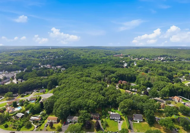 42nd image of 27 Reilly Ave, Blackstone, MA 01504 | MLS# 73562962