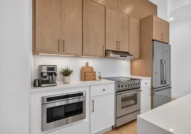 5th image of 15 Clyde St, Somerville, MA 02145