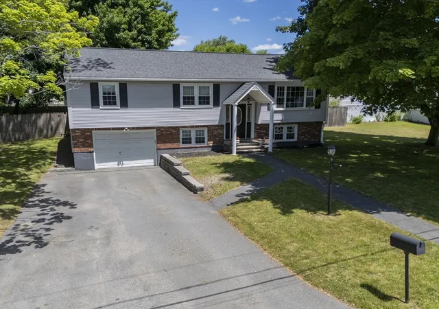 1st image of 35 Oakmeadow Ln, Methuen, MA 01844 | MLS# 73537958