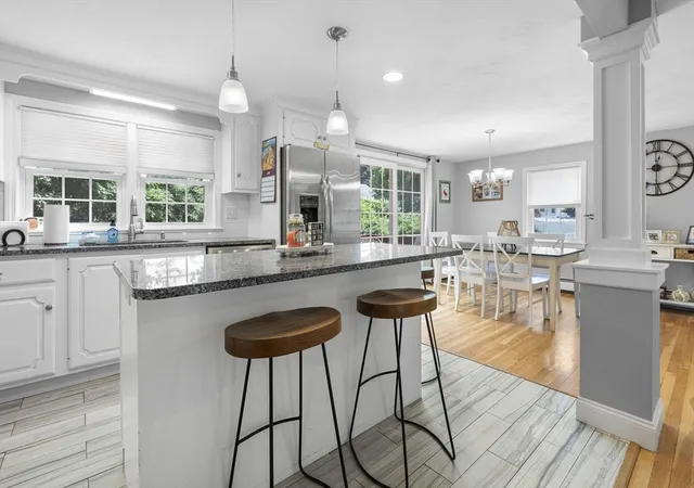 2nd image of 35 Oakmeadow Ln, Methuen, MA 01844 | MLS# 73537958