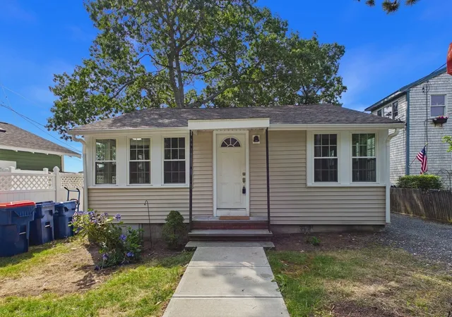 1st image of 6 Pinehurst Dr, Wareham, MA 02571 | MLS# 73549882
