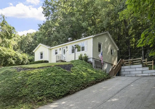 Photo 3 of Sale Pending at 149 North St, East Brookfield, MA 01515 | MLS# 73564304 | Listing updated on 2026-09-03