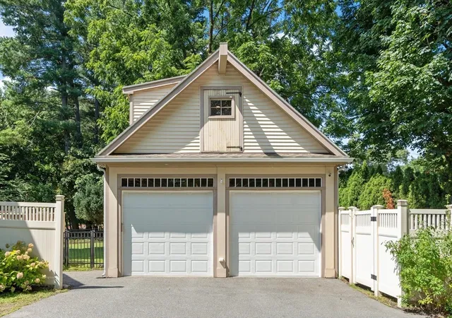 Photo 3 of Sale Pending at 804 Main Street, Lynnfield, MA 01940 | MLS# 73567846 | Listing updated on 2026-10-07