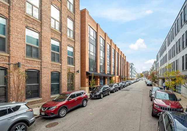3rd image of 340 West 2Nd Street, Boston, MA 02127 | MLS# 73473115