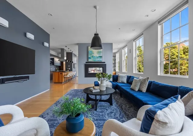 4th image of 618 East 2Nd St #2, South Boston, MA 02127 | MLS# 73538379