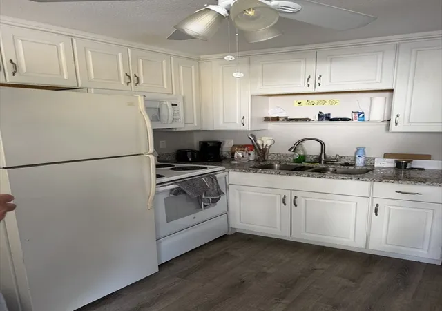 Homes for sale in Palmer, MA | 2 Green St, Palmer, MA 01069 | MLS# 73546953