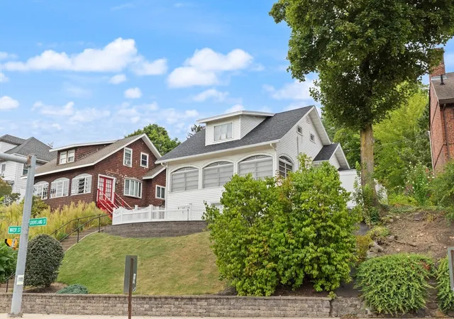 Photo 4 of Sale Pending at 6 Groveland St, Haverhill, MA 01830 | MLS# 73568475 | Listing updated on 2026-09-15