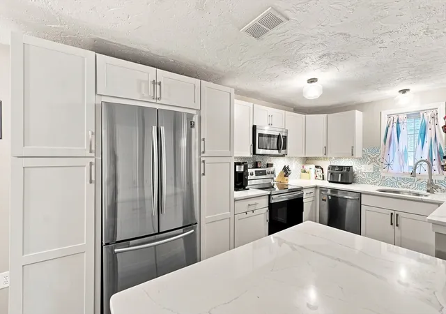 Photo 2 of Sale Pending at 194 Washington St #B, Canton, MA 02021 | MLS# 73561852 | Listing updated on 2026-08-27