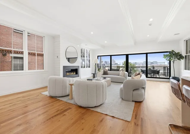 4th image of 520 E Broadway, Boston, MA 02127