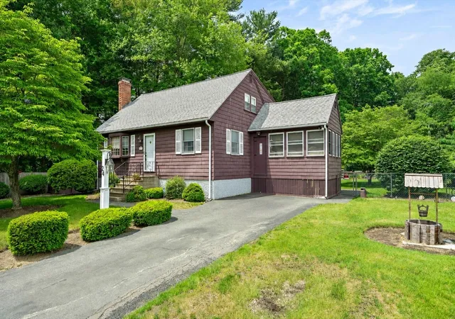Homes for sale in Stoughton, MA | 24 Spallus Road, Stoughton, MA 02072 | MLS# 73532877