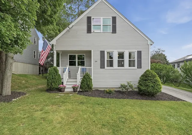 Homes for sale in Fall River, MA | 134 Hathaway Commons Rd, Fall River, MA 02720 | MLS# 73543939