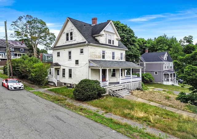 1st image of 33 High St, Stoneham, MA 02180 | MLS# 73551789