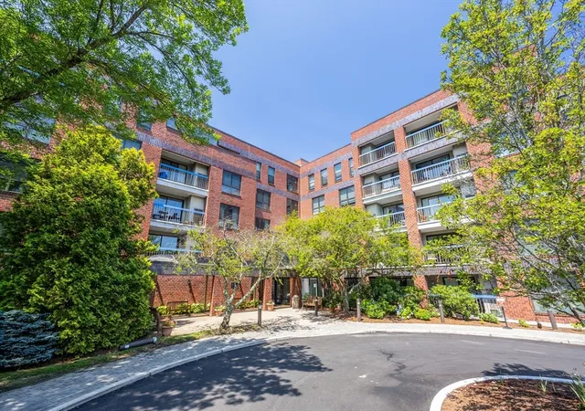 2nd image of 22 Railroad St, Andover, MA 01810