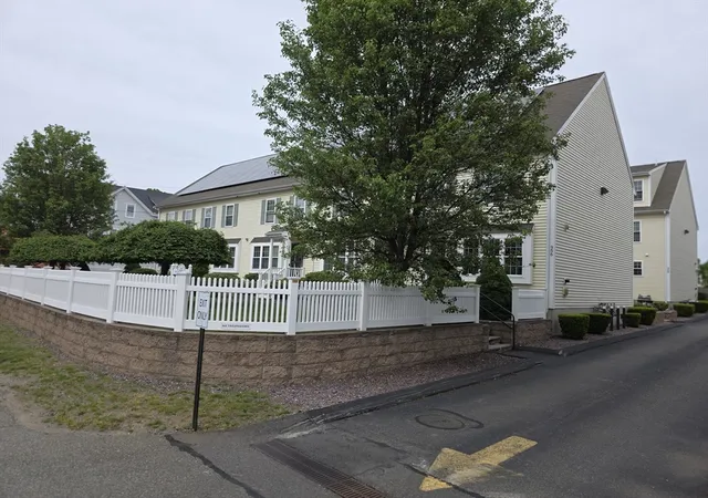 5th image of 956 Warren Ave, Brockton, MA 02301
