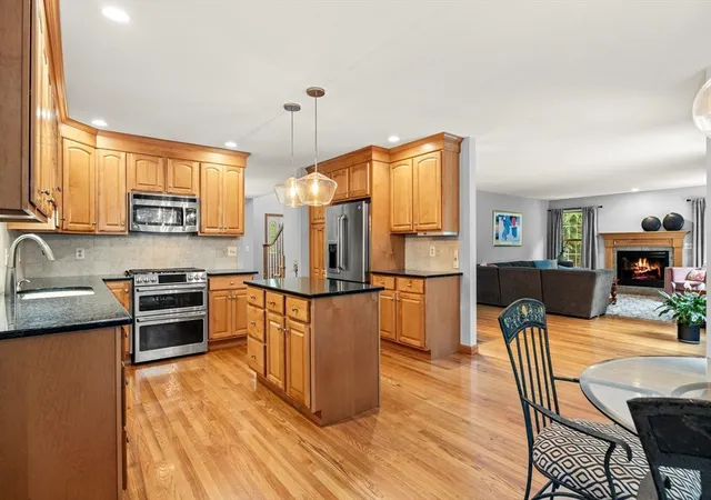 5th image of 315 Hadley St, South Hadley, MA 01075 | MLS# 73539850