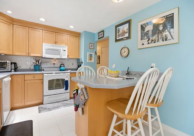 Homes for sale in Peabody, MA | 19 Glen Dr, Peabody, MA 01960 | MLS# 73529886