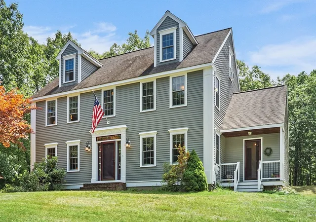 Photo 2 of Single family home for sale at 17 Hillside Dr, Townsend, MA 01469 | MLS# 73569153 | Listing updated on 2026-09-16