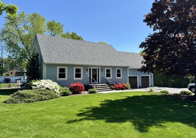 Homes for sale in Somerset, MA | 92 Everett St, Somerset, MA 02726 | MLS# 73531565