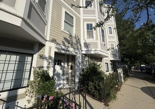 Listing Photo 2 - Condo for sale in building located at 40 Hancock St, Boston, MA 02125 - Unit #10