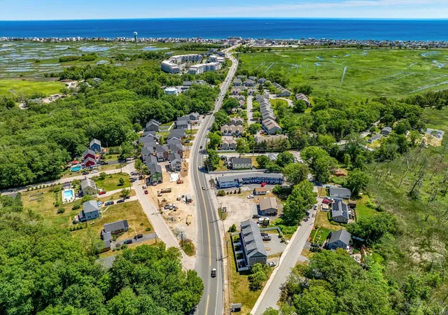 Homes for sale in Salisbury, MA | 2 Old County Rd, Salisbury, MA 01952 | Houzeo
