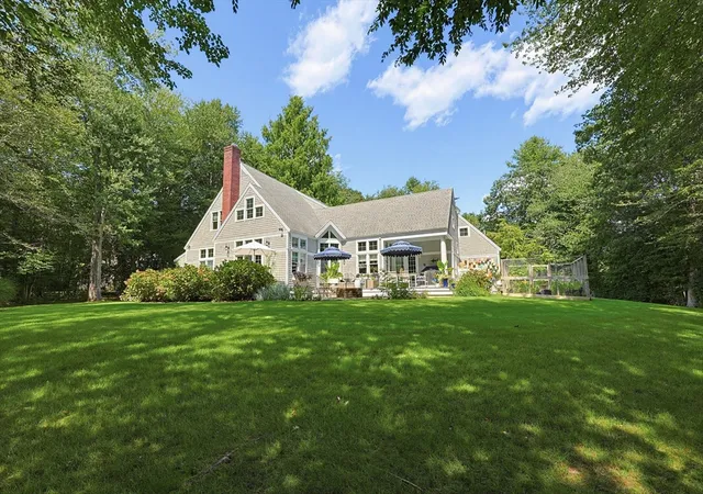 5th image of 35 Tucker Ln, North Dartmouth, MA 02747 | MLS# 73565386