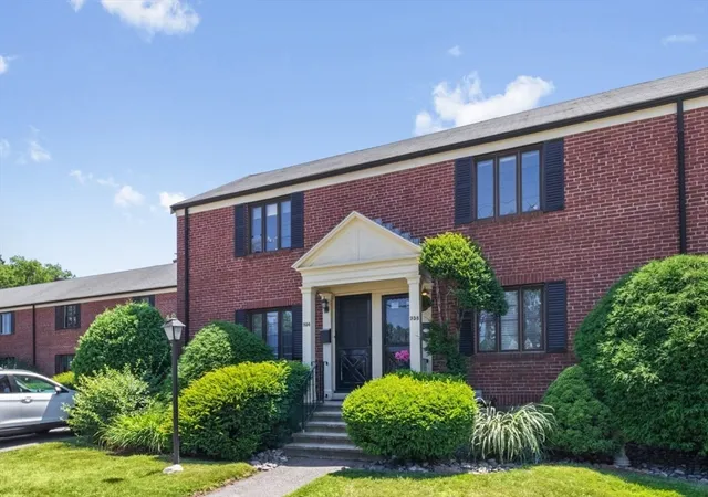 2nd image of 958 Belmont St #958, Watertown, MA 02472 | MLS# 73547724