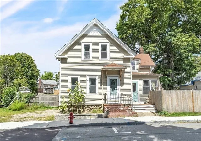 1st image of 481 Center, Middleboro, MA 02346 | MLS# 73428312