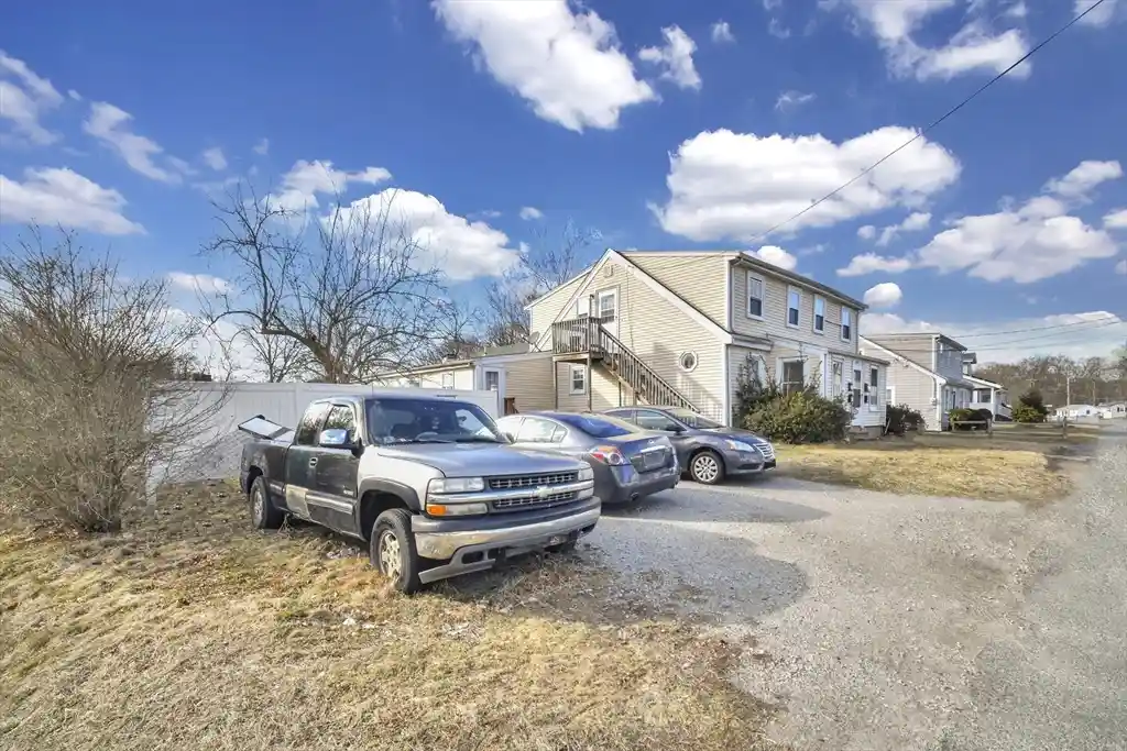 Listing Photo 2 - Condo for sale in 469 Summer St located at 469 Summer St, Brockton, MA 02302 - Unit 469 Summer St