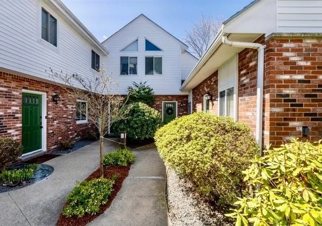 1st image of 233 Lake St #D, Weymouth, MA 02189 | MLS# 73567172