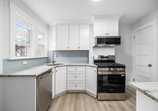 Listing Photo 4 - Condo for sale in building located at 37 Richardson Ave, Wakefield, MA 01880 - Unit #3702