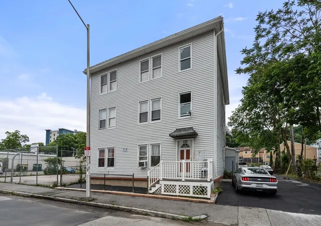 Photo 3 of Sale Pending at 122 Piedmont St, Worcester, MA 01609 | MLS# 73540402 | Listing updated on 2026-07-22