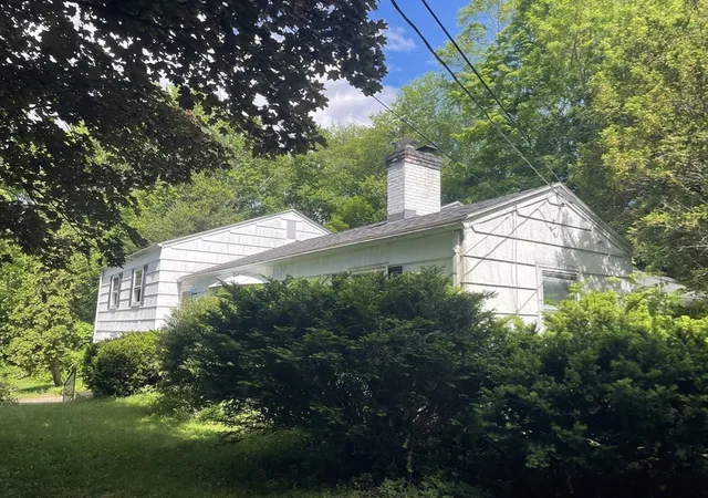Homes for sale in Amherst, MA | 51 Jeffrey Ln, Amherst, MA 01002 | MLS# 73527005
